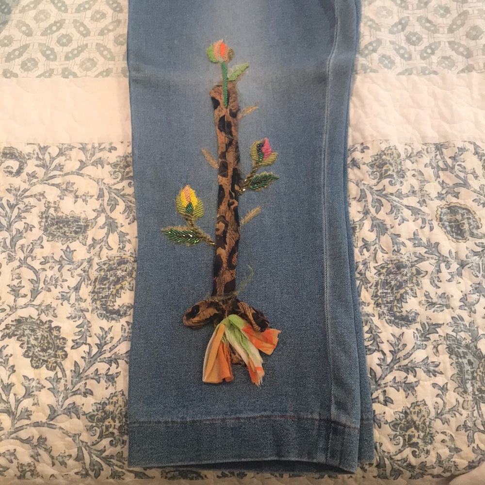 Cache’ denim capri size 12! LIKE NEW